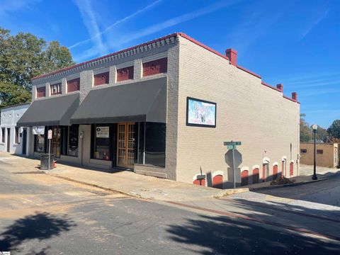 Retail in Clinton SC 200-202 Musgrove Street.jpg
