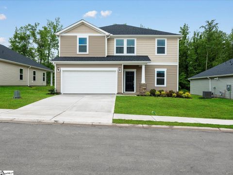 Single Family Residence in Spartanburg SC 215 Merriweather Way.jpg