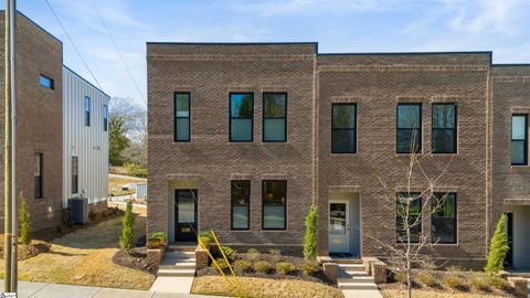 Townhouse in Spartanburg SC 290 College Street.jpg