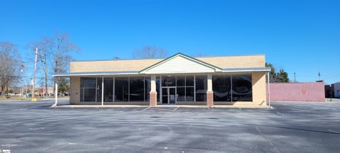  in Clinton SC 100 Laurens Street.jpg