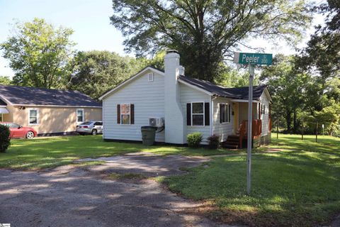 Single Family Residence in Gaffney SC 203 Short Peeler Street.jpg