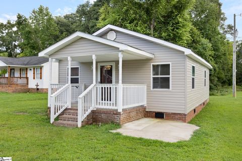 Single Family Residence in Laurens SC 806 Watts Avenue.jpg