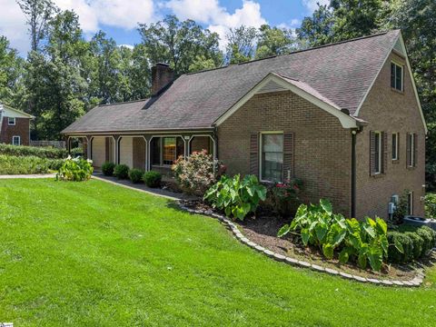 Single Family Residence in Cowpens SC 121 Brookwood Lane.jpg