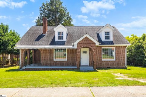 Single Family Residence in Iva SC 202 Green Street.jpg