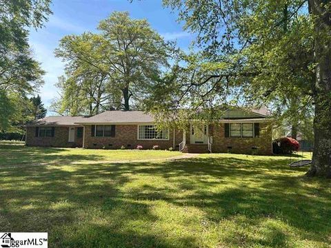 Single Family Residence in Clinton SC 106 Ansel Drive.jpg