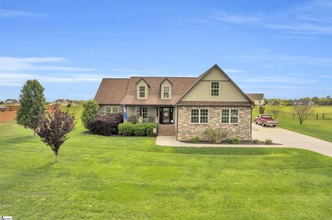 Single Family Residence in Cowpens SC 555 Sunny Slope Drive.jpg