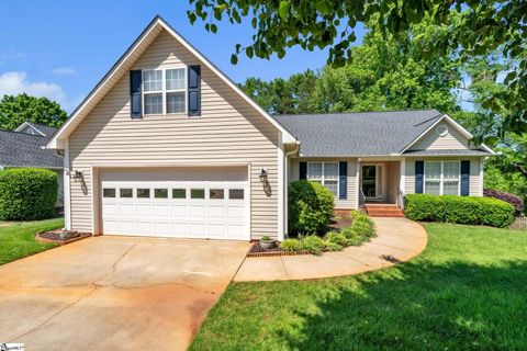Single Family Residence in Taylors SC 8 Pheasant Ridge Drive.jpg