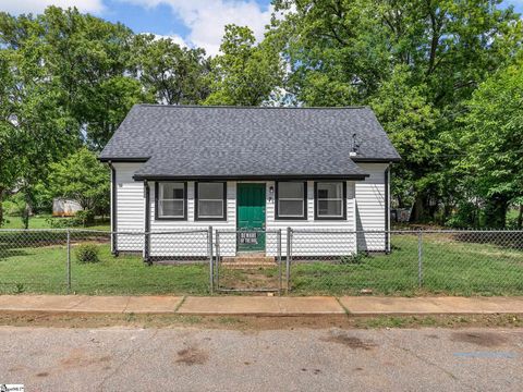 Single Family Residence in Spartanburg SC 7 Williams Street.jpg