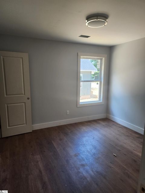 Single Family Residence in Greer SC 200 Broadus Street 4.jpg