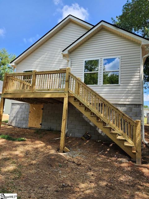 Single Family Residence in Greer SC 200 Broadus Street 11.jpg