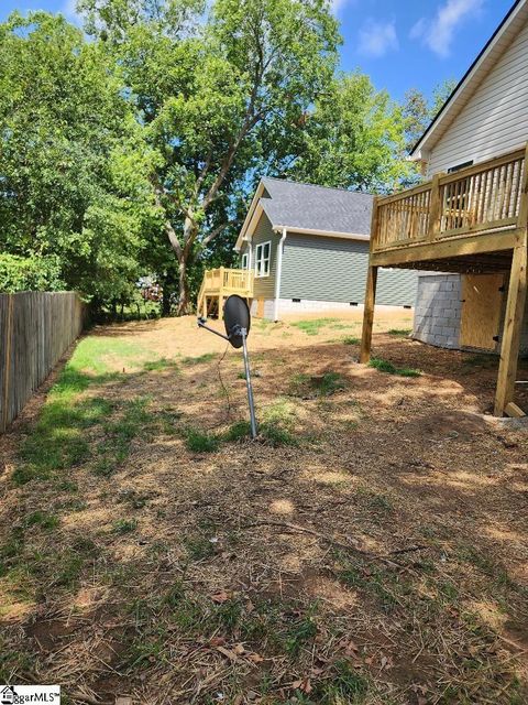 Single Family Residence in Greer SC 200 Broadus Street 13.jpg