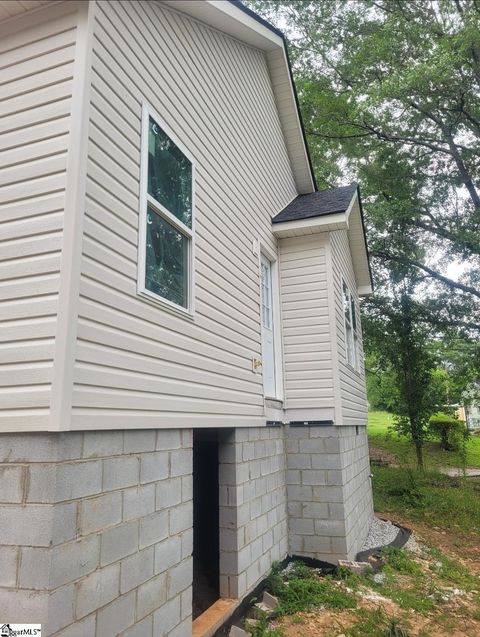 Single Family Residence in Greer SC 200 Broadus Street 14.jpg
