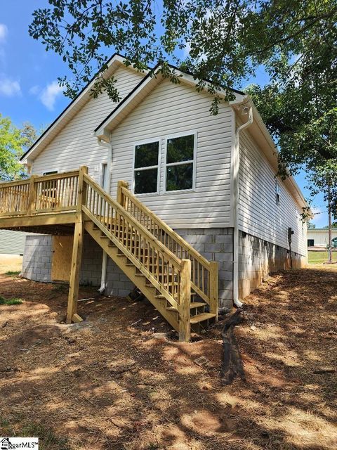 Single Family Residence in Greer SC 200 Broadus Street 12.jpg
