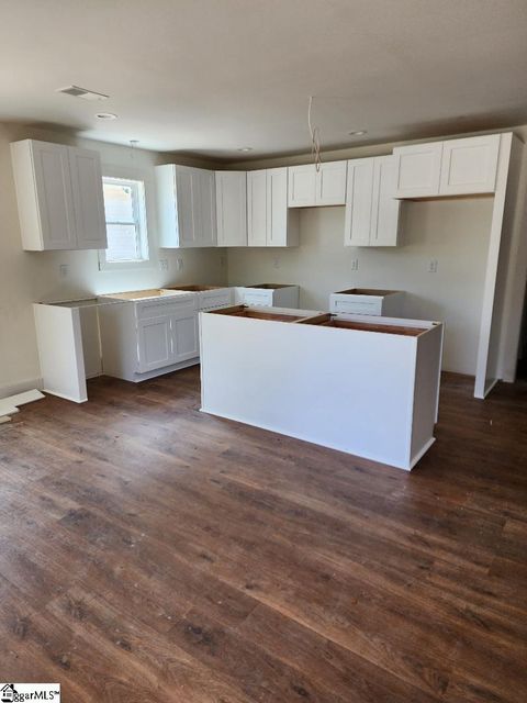 Single Family Residence in Greer SC 200 Broadus Street 2.jpg