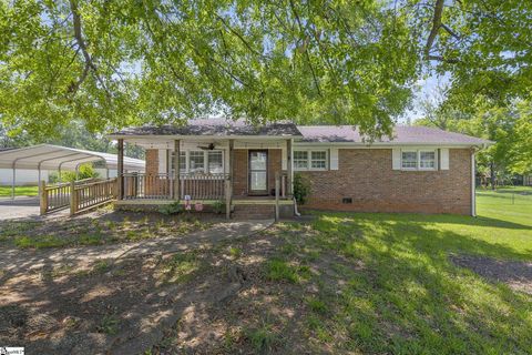 Single Family Residence in Cowpens SC 109 Crystal Drive.jpg