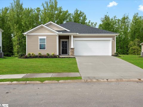 Single Family Residence in Spartanburg SC 207 Merriweather Way.jpg