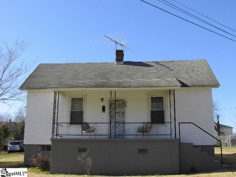 Single Family Residence in Laurens SC 6 Townsend Street.jpg