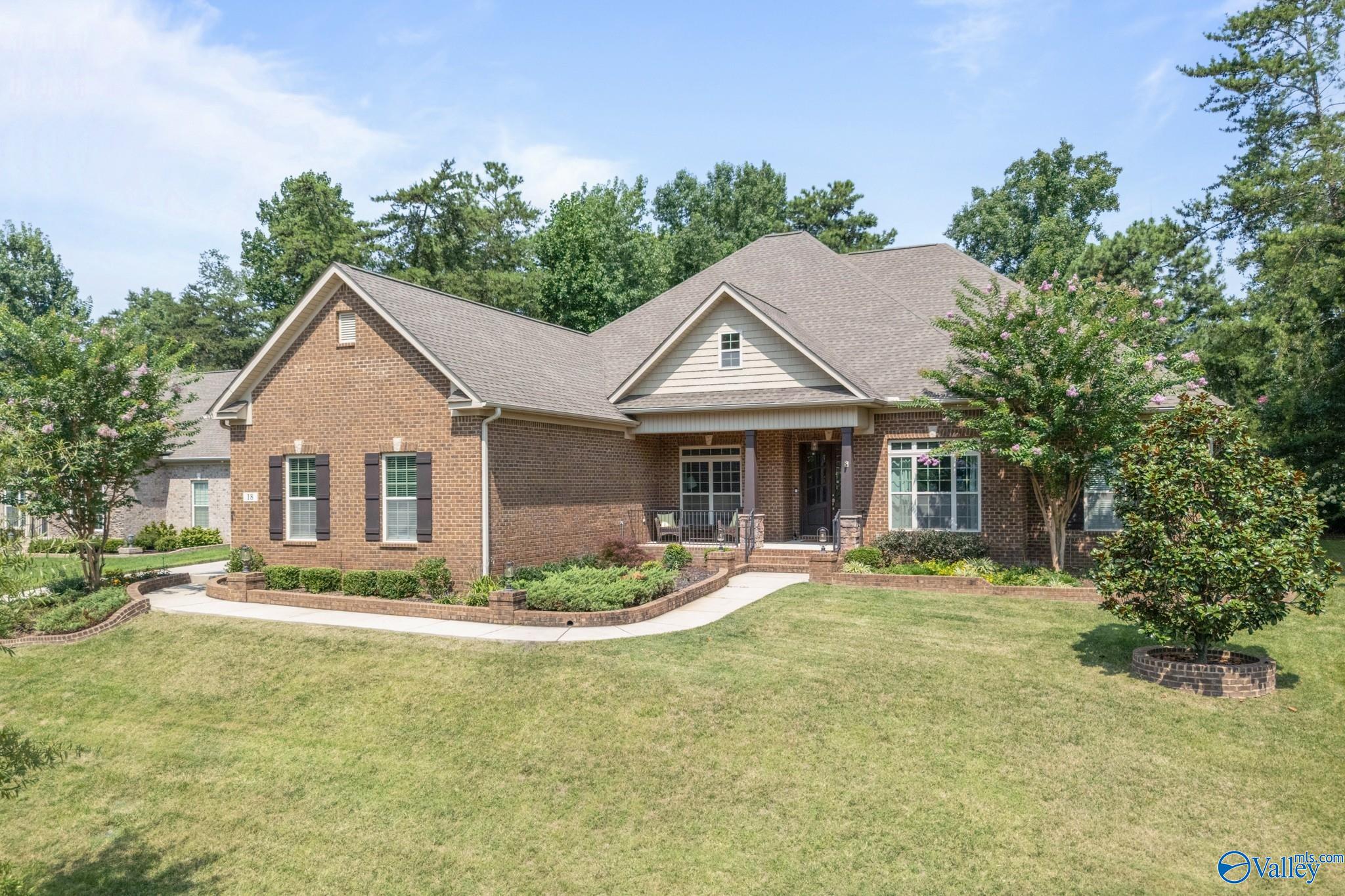 18 Natures Ridge Way, Huntsville, AL 35803 photo