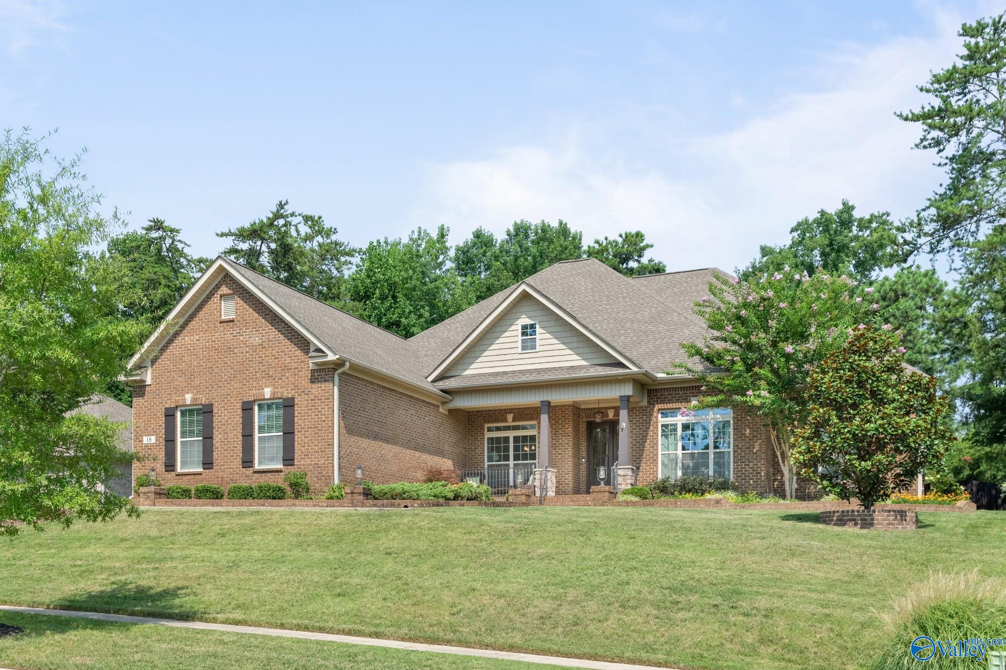 18 Natures Ridge Way, Huntsville, AL 35803 photo