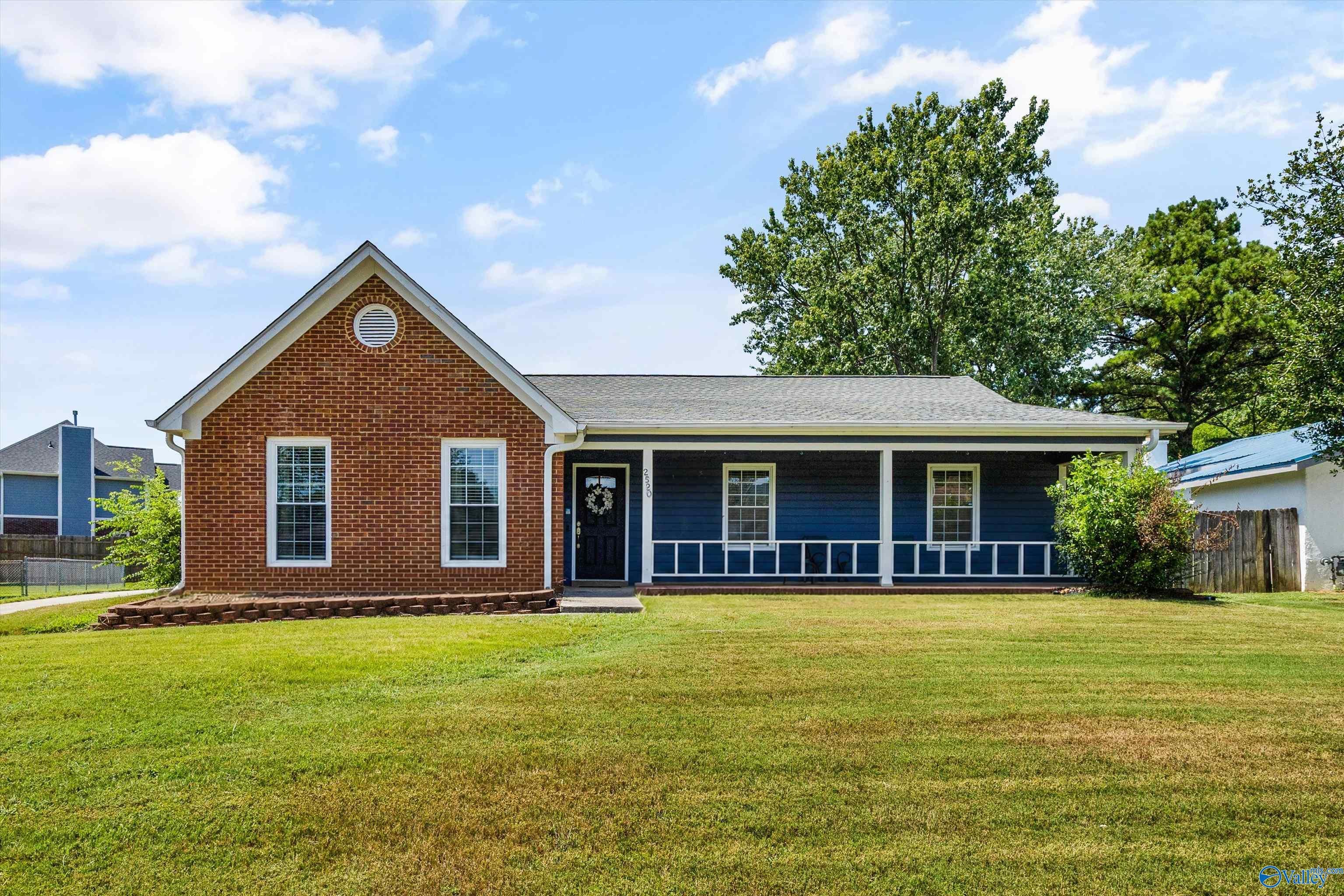 2520 Weatherstone Rd, Huntsville, AL 35803