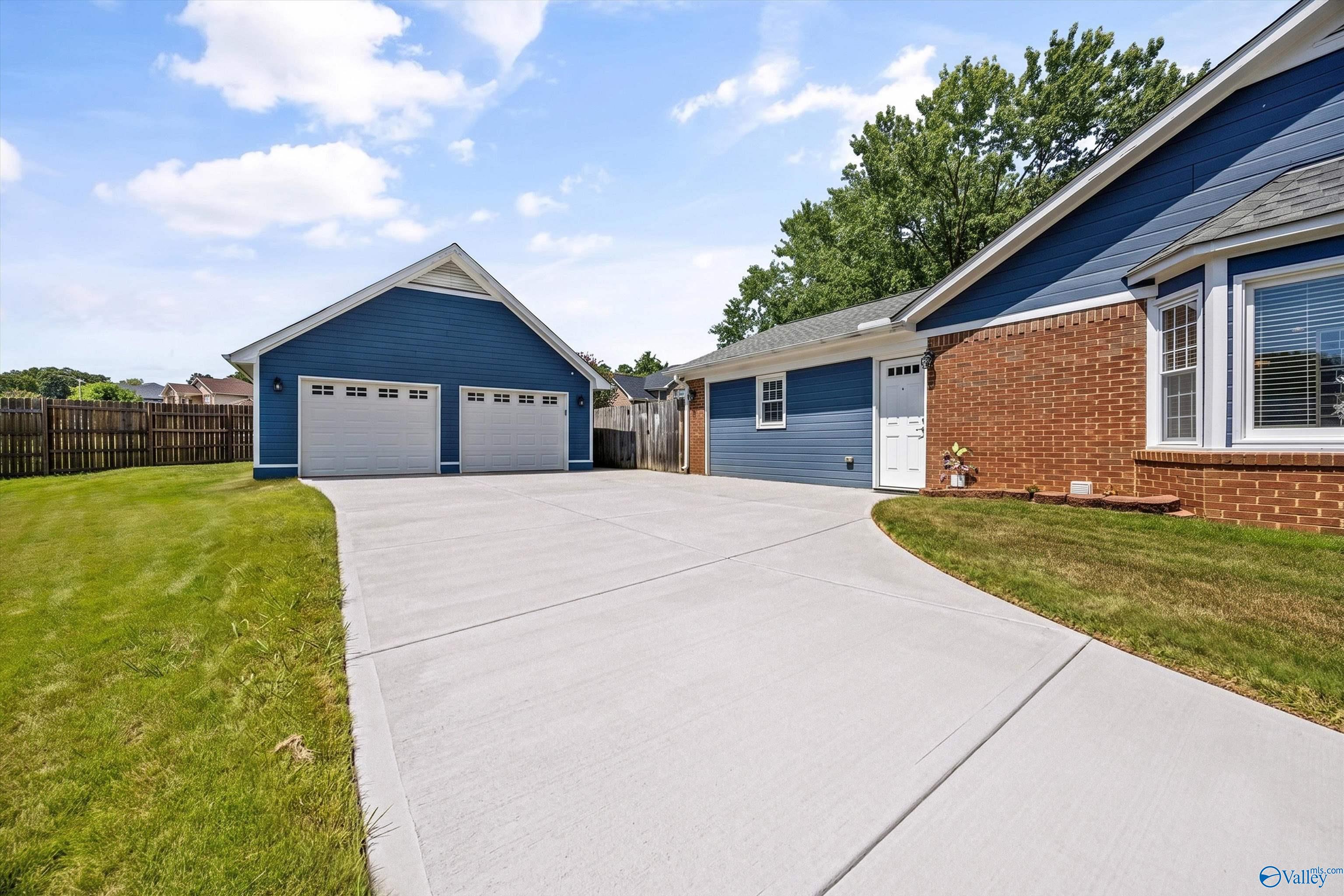 2520 Weatherstone Rd, Huntsville, AL 35803 photo