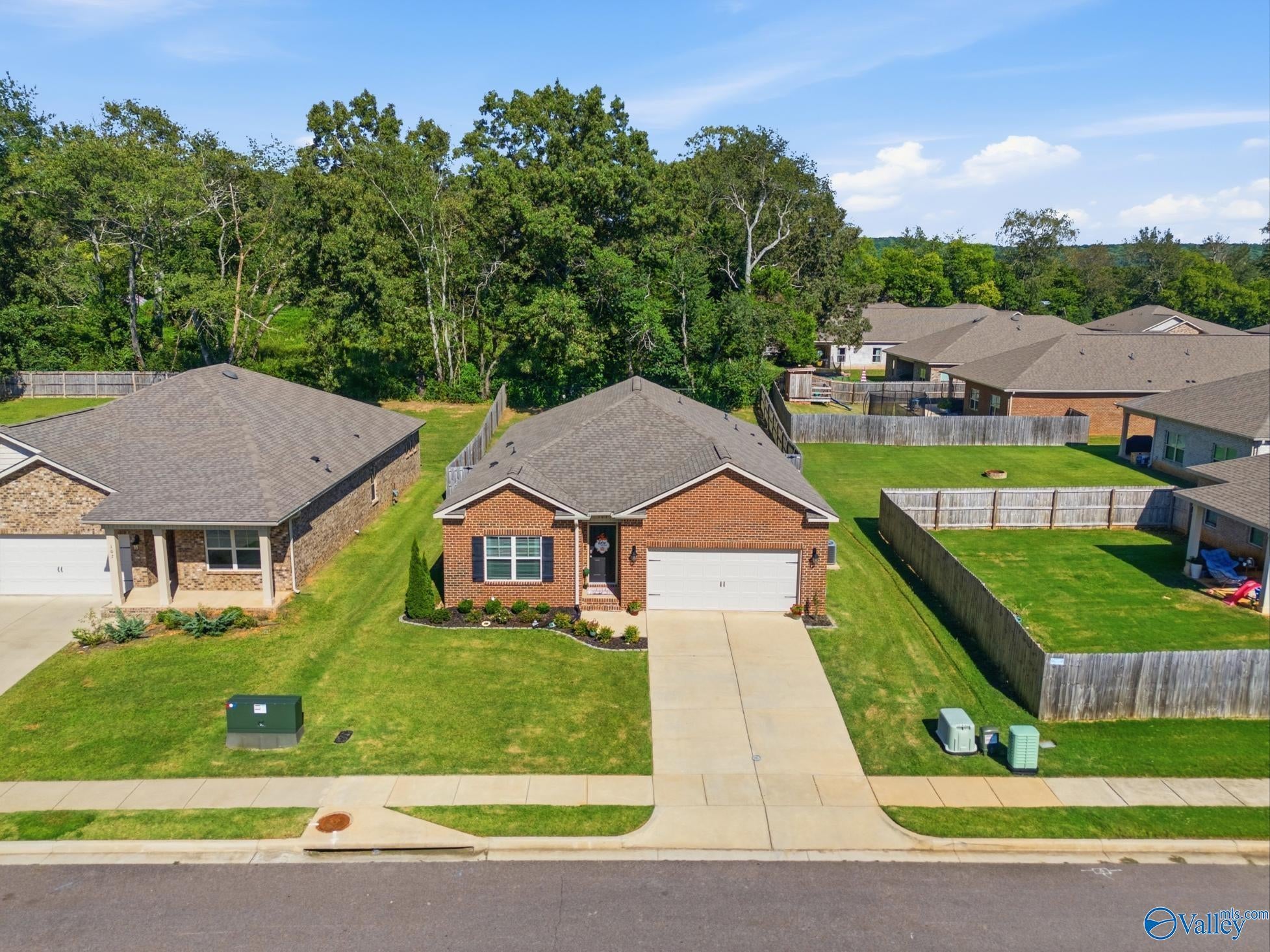 105 Branton Ct, New Market, AL 35761 photo