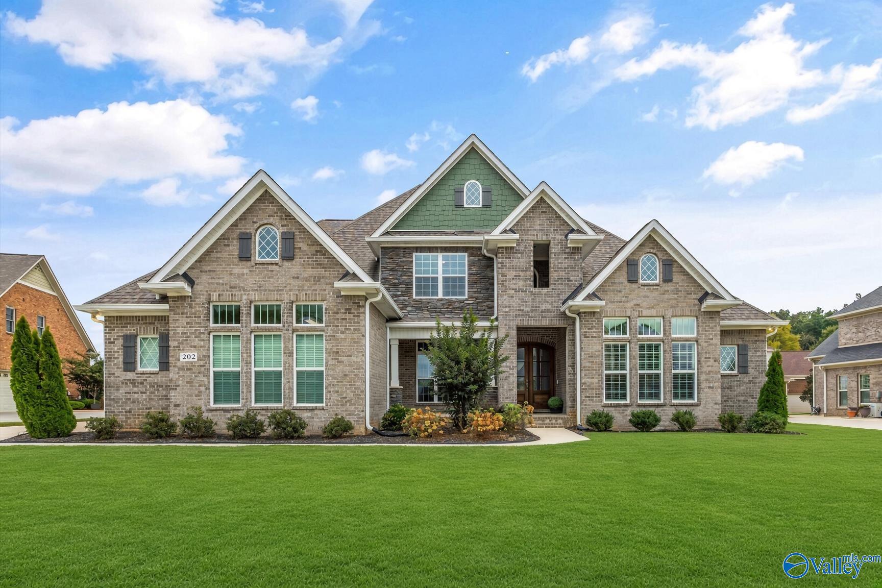202 Hawks Crest Dr, Madison, AL 35757