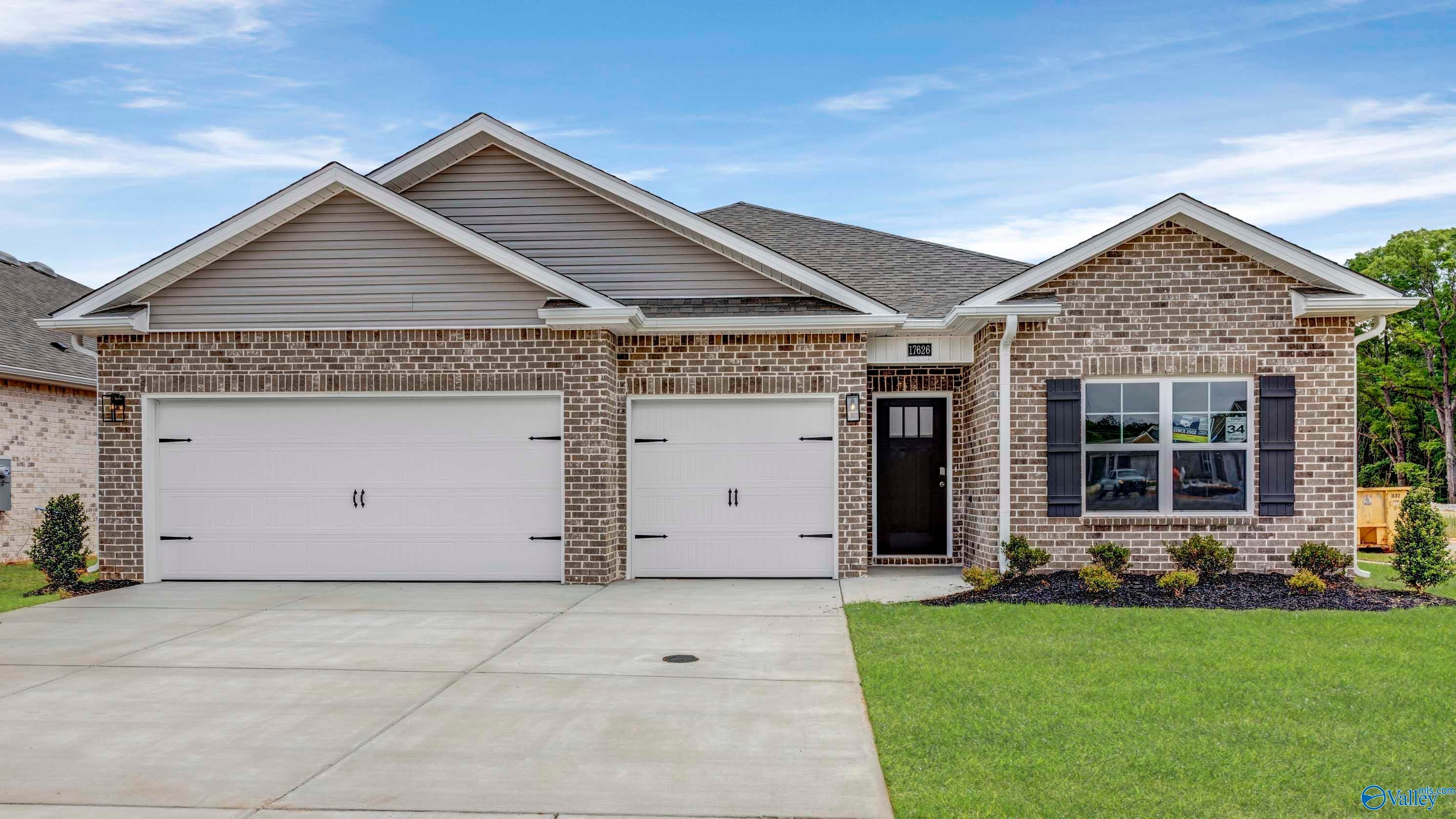 17626 Sapphire Ln, Athens, AL 35749