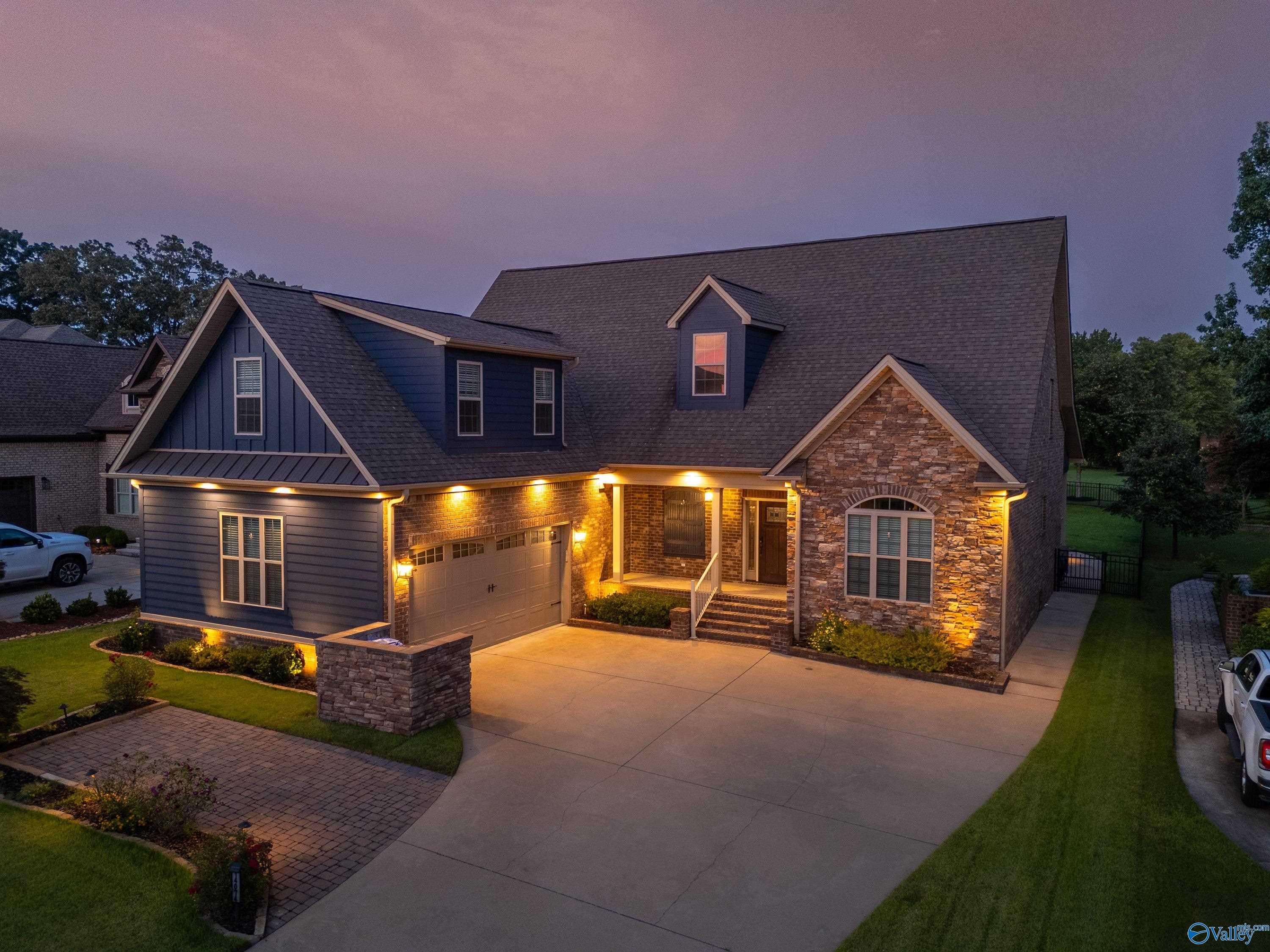 14074 Muirfield Dr, Athens, AL 35613