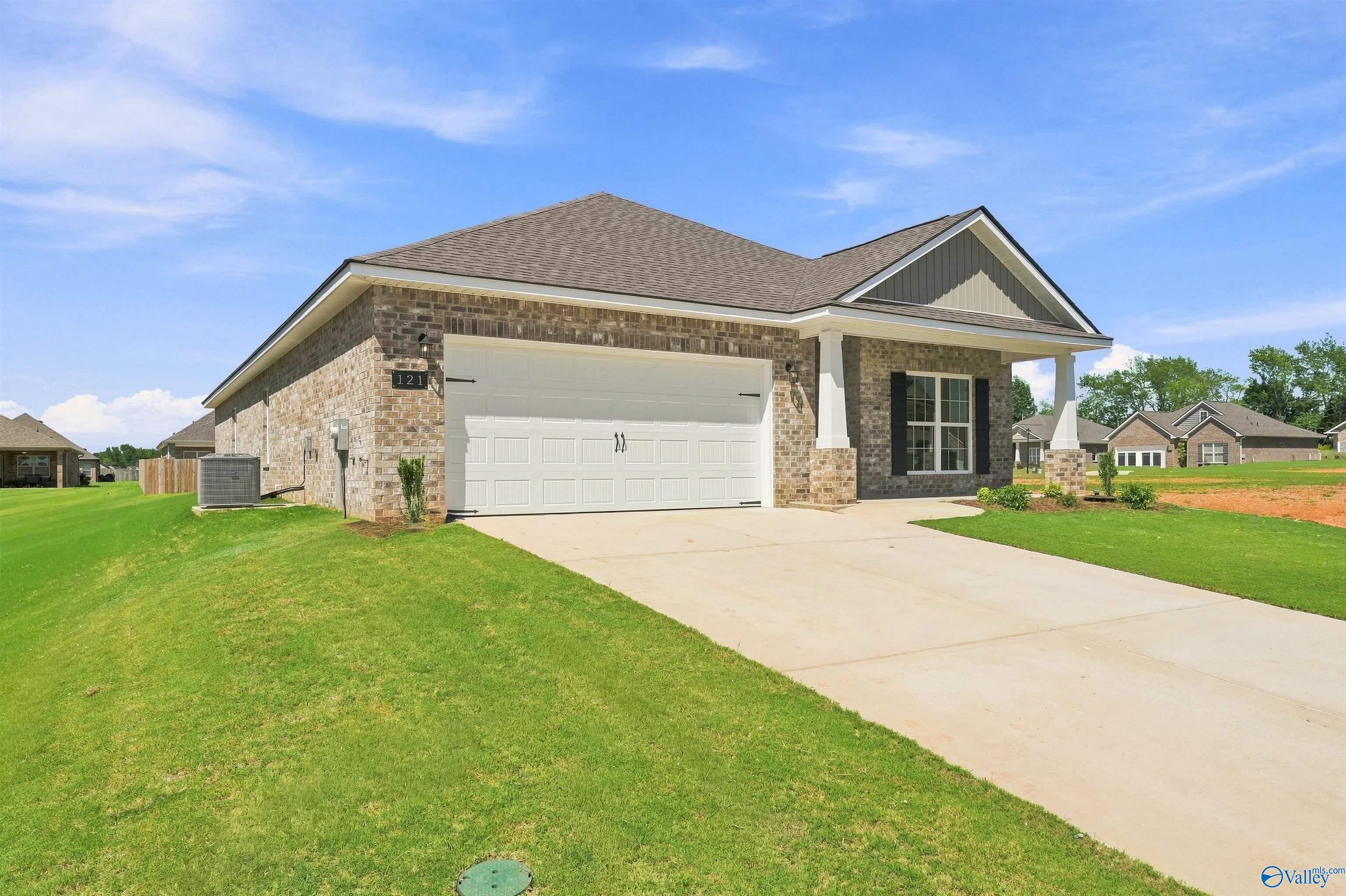 126 Ivy Vine Dr, Toney, AL 35773 photo