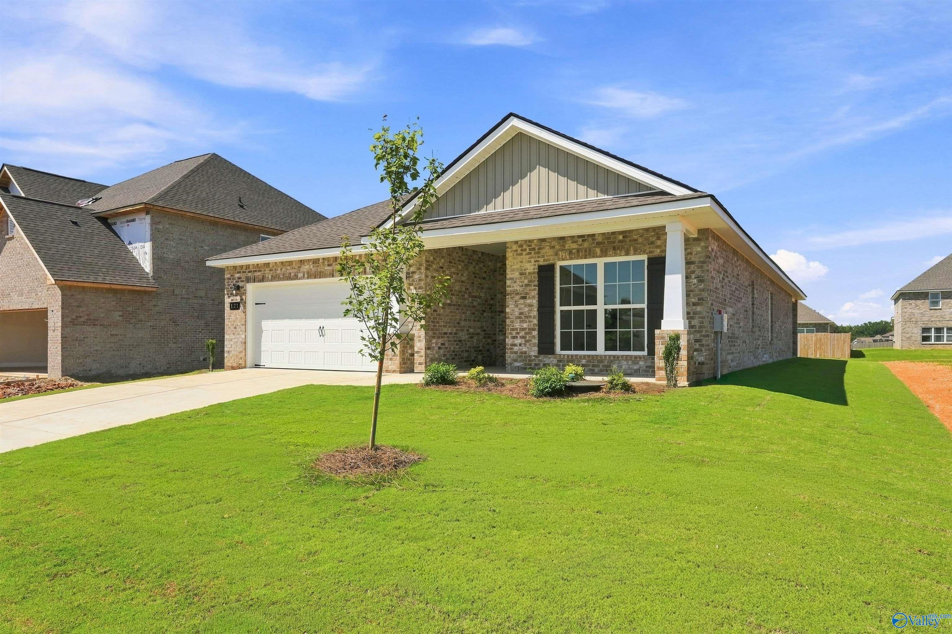 126 Ivy Vine Dr, Toney, AL 35773
