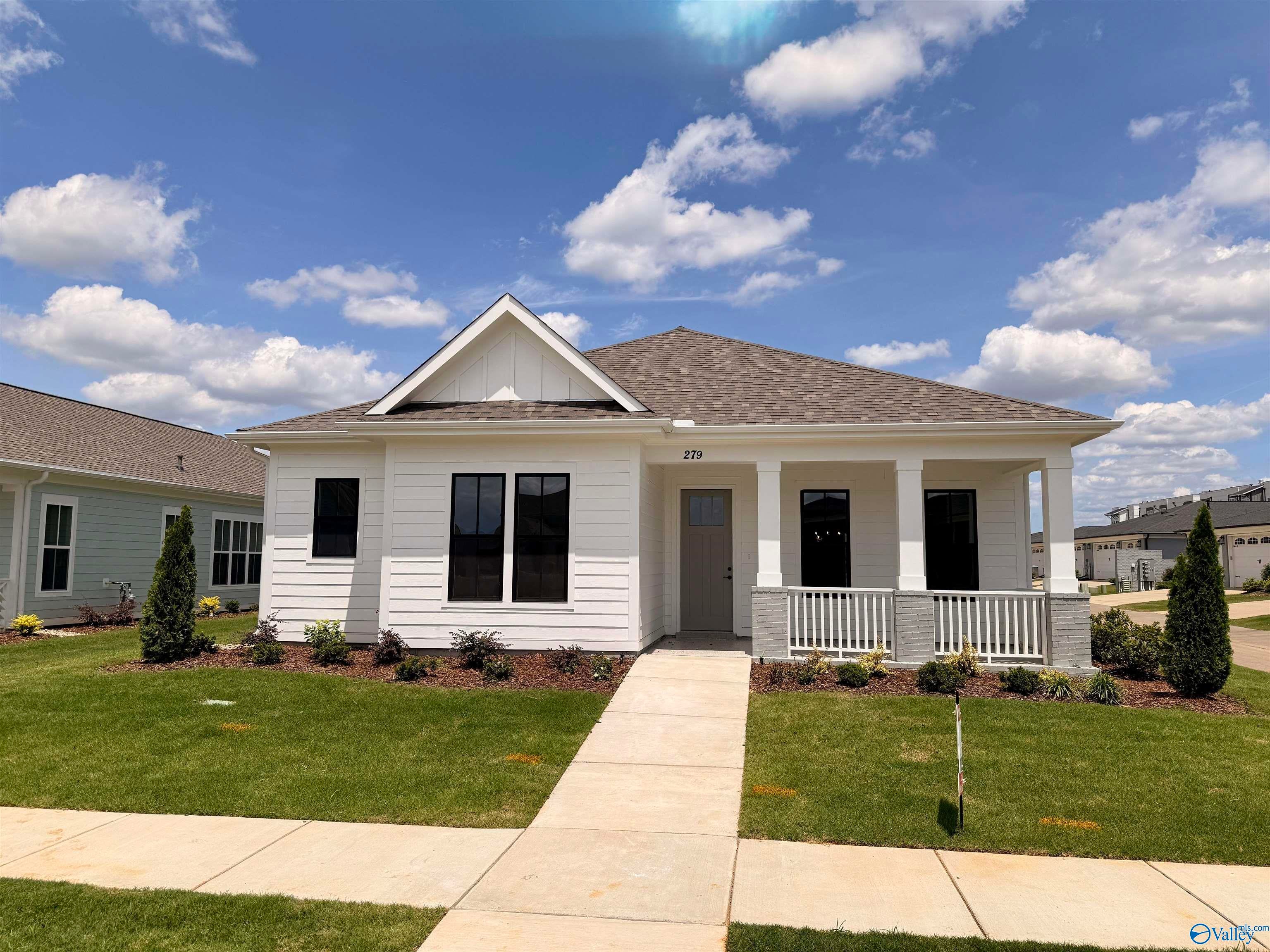 279 Farmhouse Dr, Madison, AL 35757