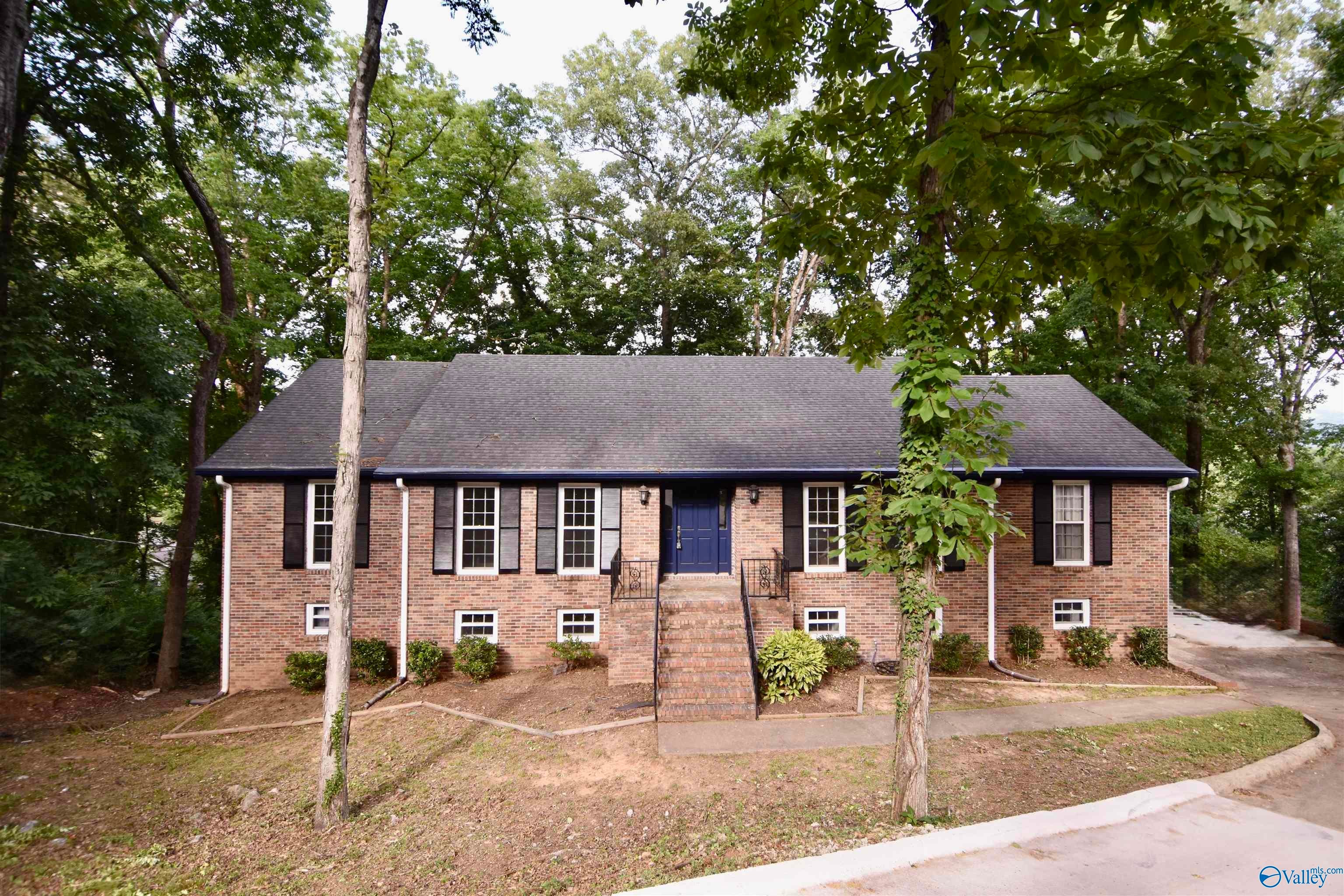5805 Jones Valley Dr, Huntsville, AL 35802