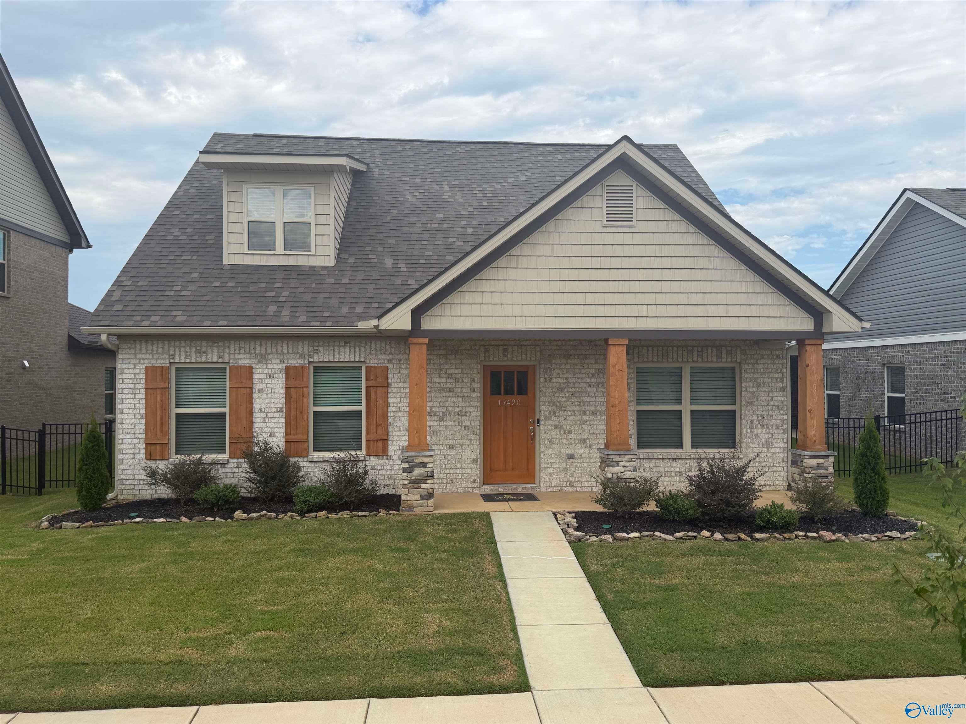 17420 Brooklawn St, Athens, AL 35611