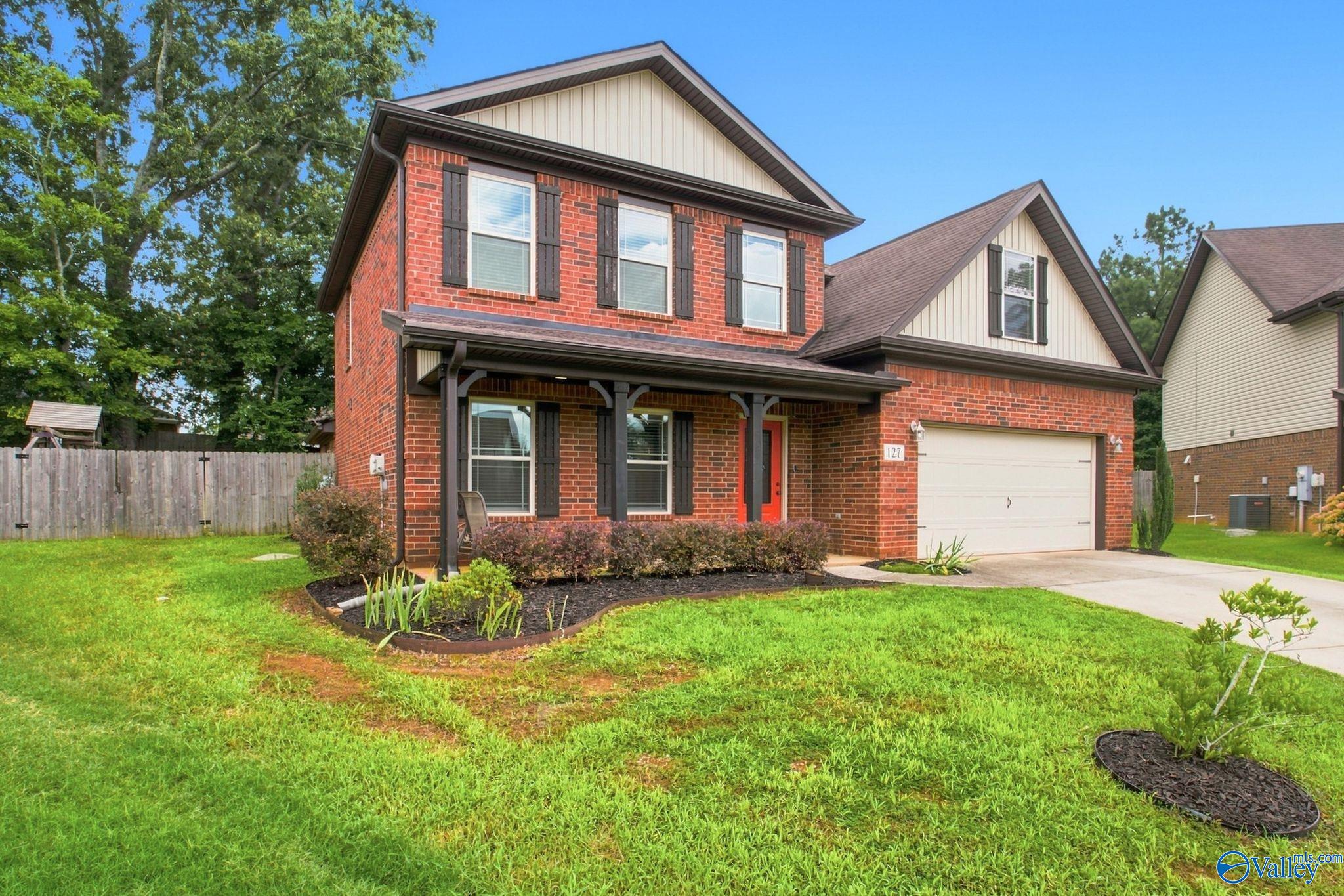 127 Meadowglade Ln, Madison, AL 35758