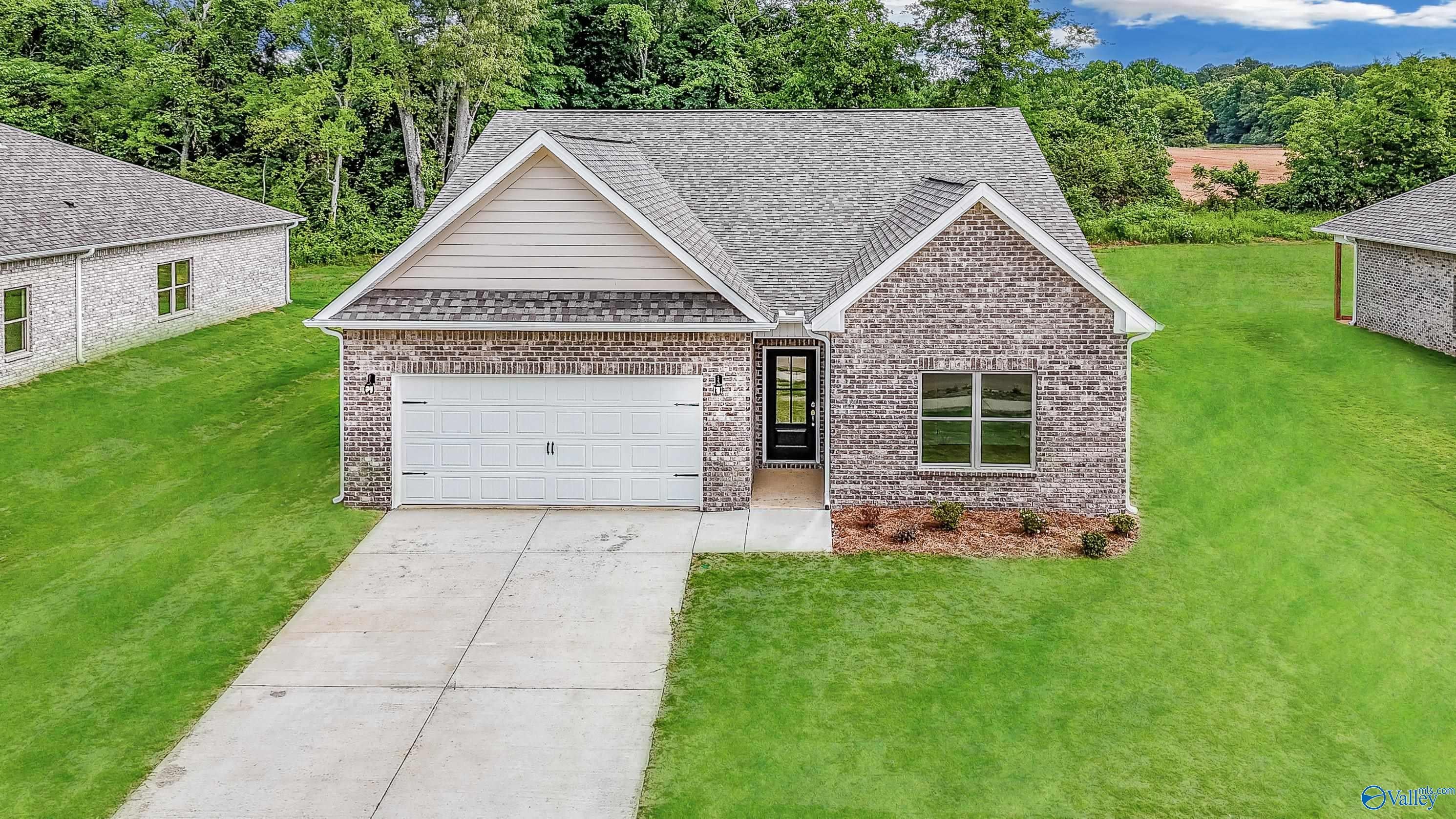 203 Primer Ln, New Market, AL 35761