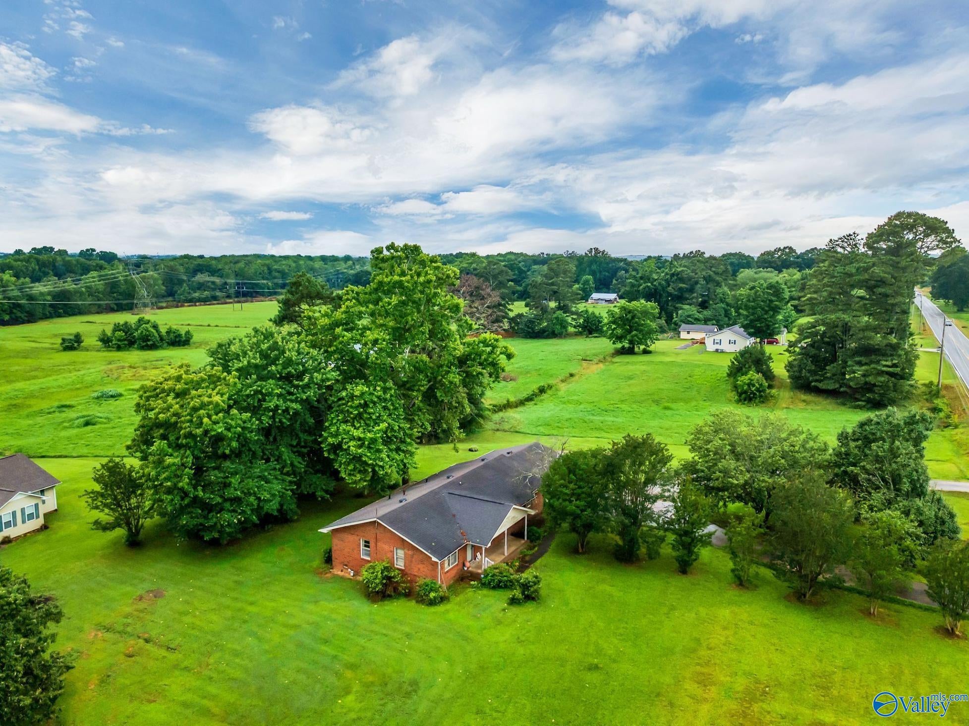 25484 Nick Davis Rd, Athens, AL 35613
