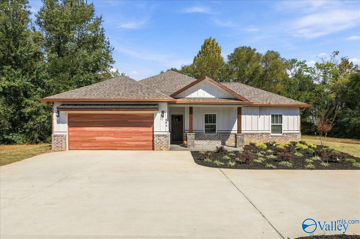 694 Knotty Walls Rd, Owens Cross Roads, AL 35763