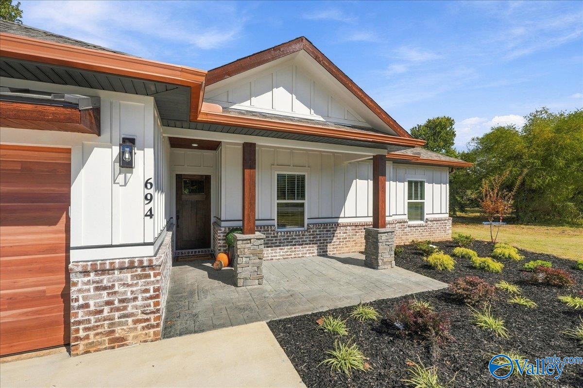 694 Knotty Walls Rd, Owens Cross Roads, AL 35763 photo