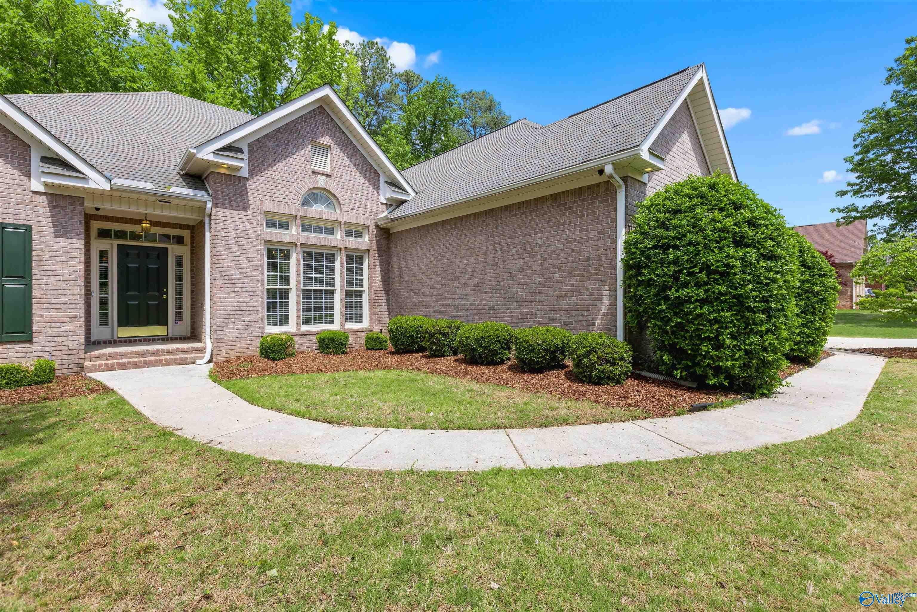 115 Holbrook Dr, Huntsville, AL 35806 photo