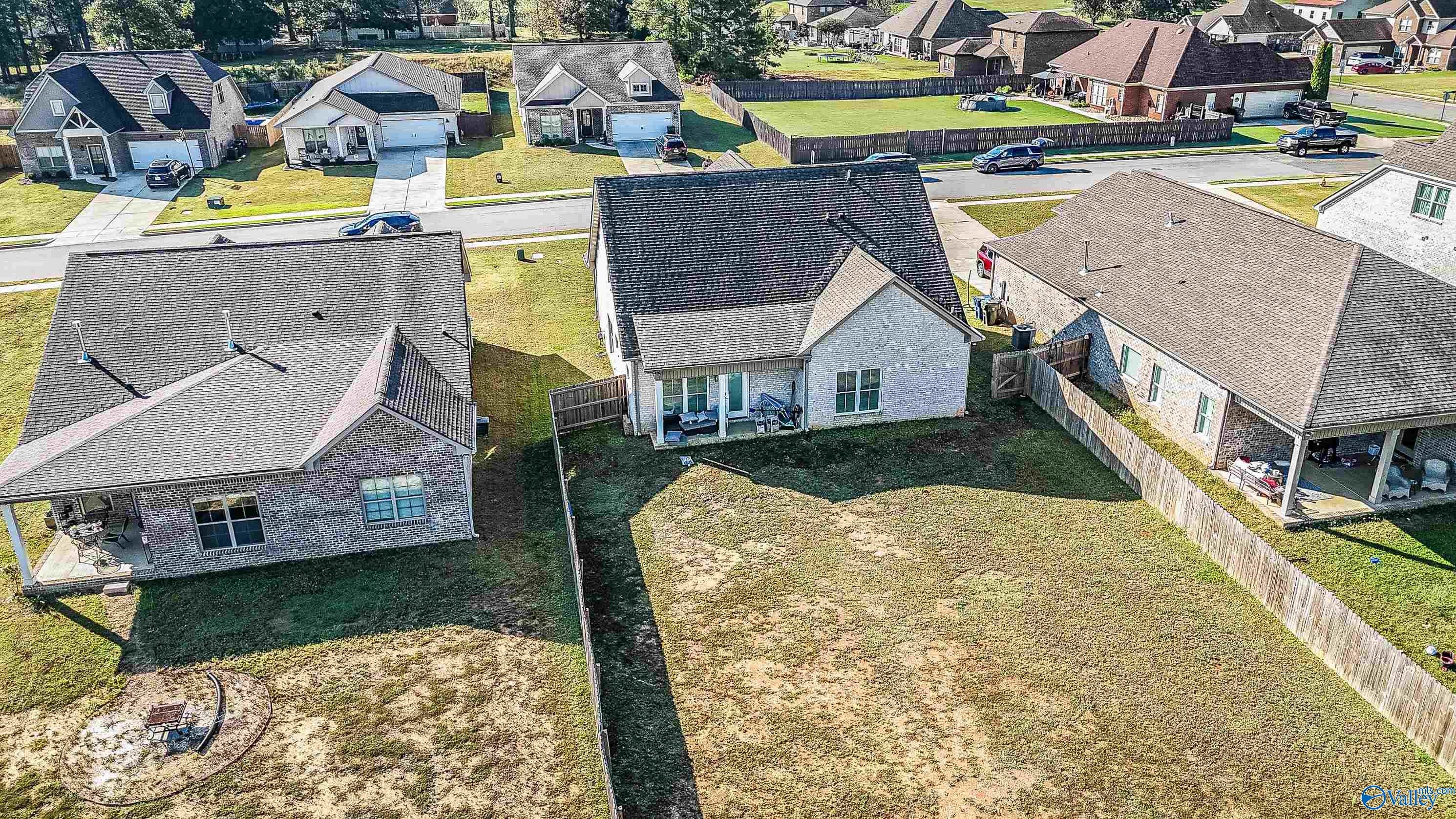 225 Hope Ridge Dr, New Hope, AL 35760 photo