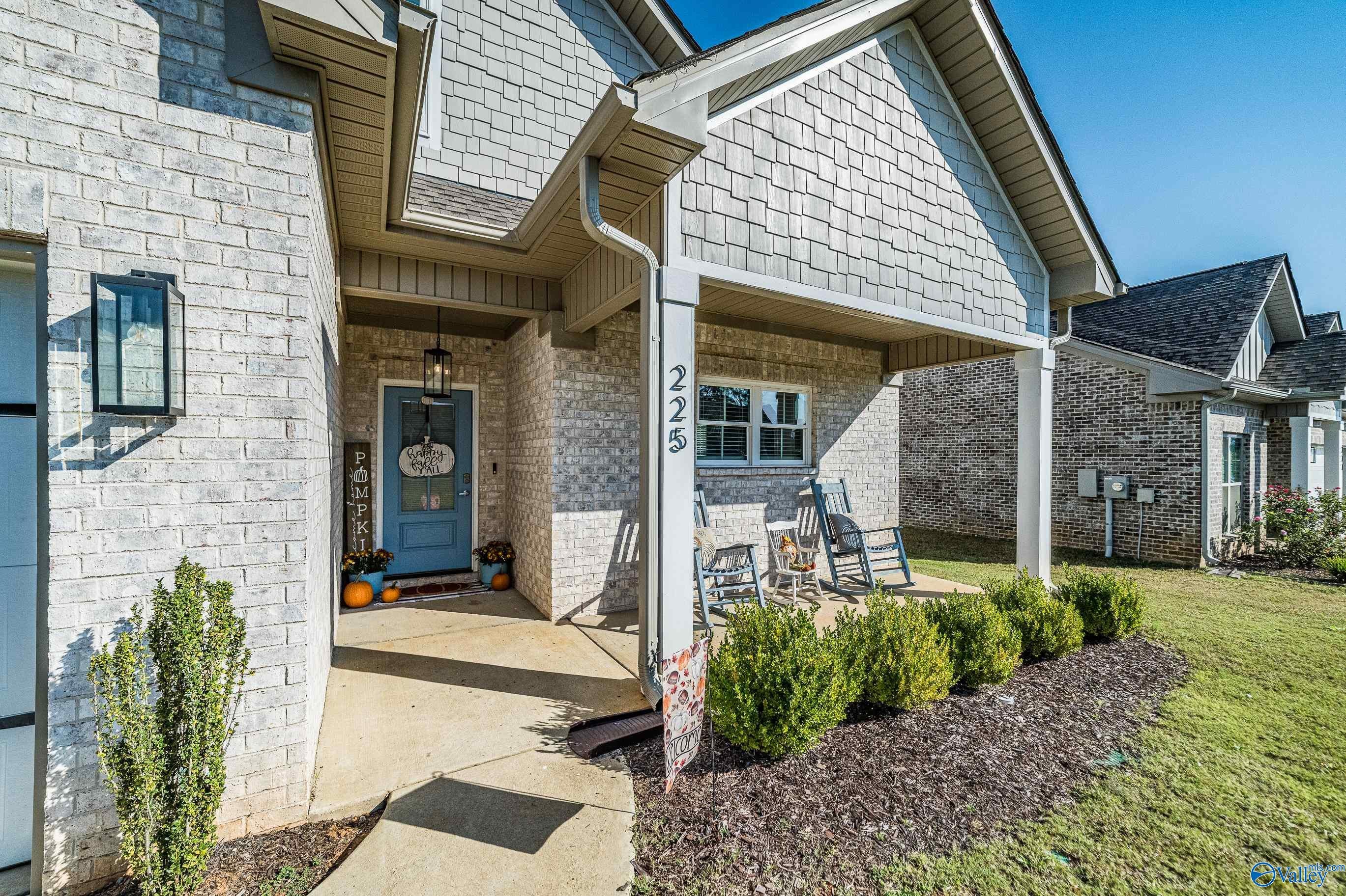 225 Hope Ridge Dr, New Hope, AL 35760