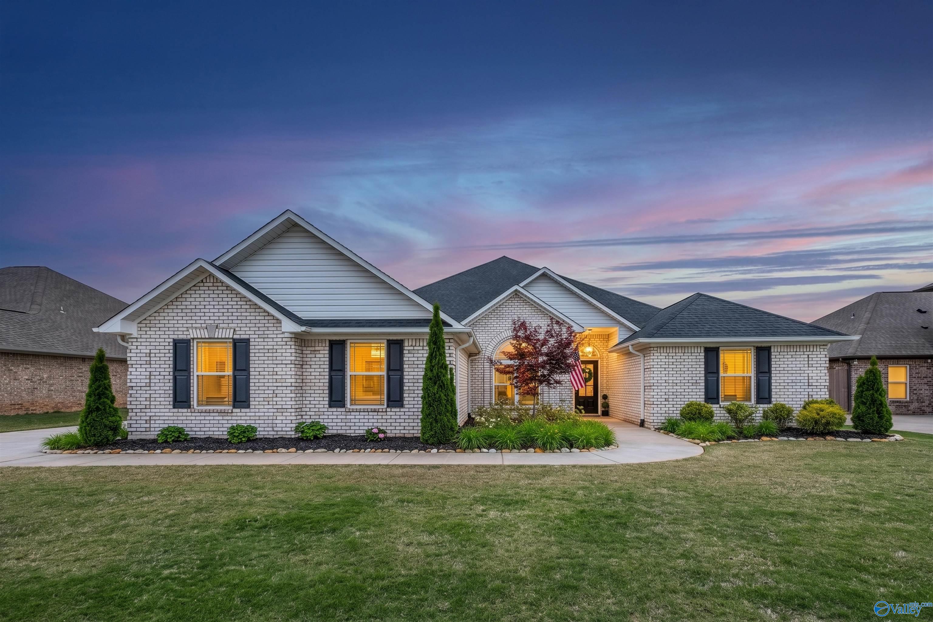 17067 Stonegate Dr, Athens, AL 35613