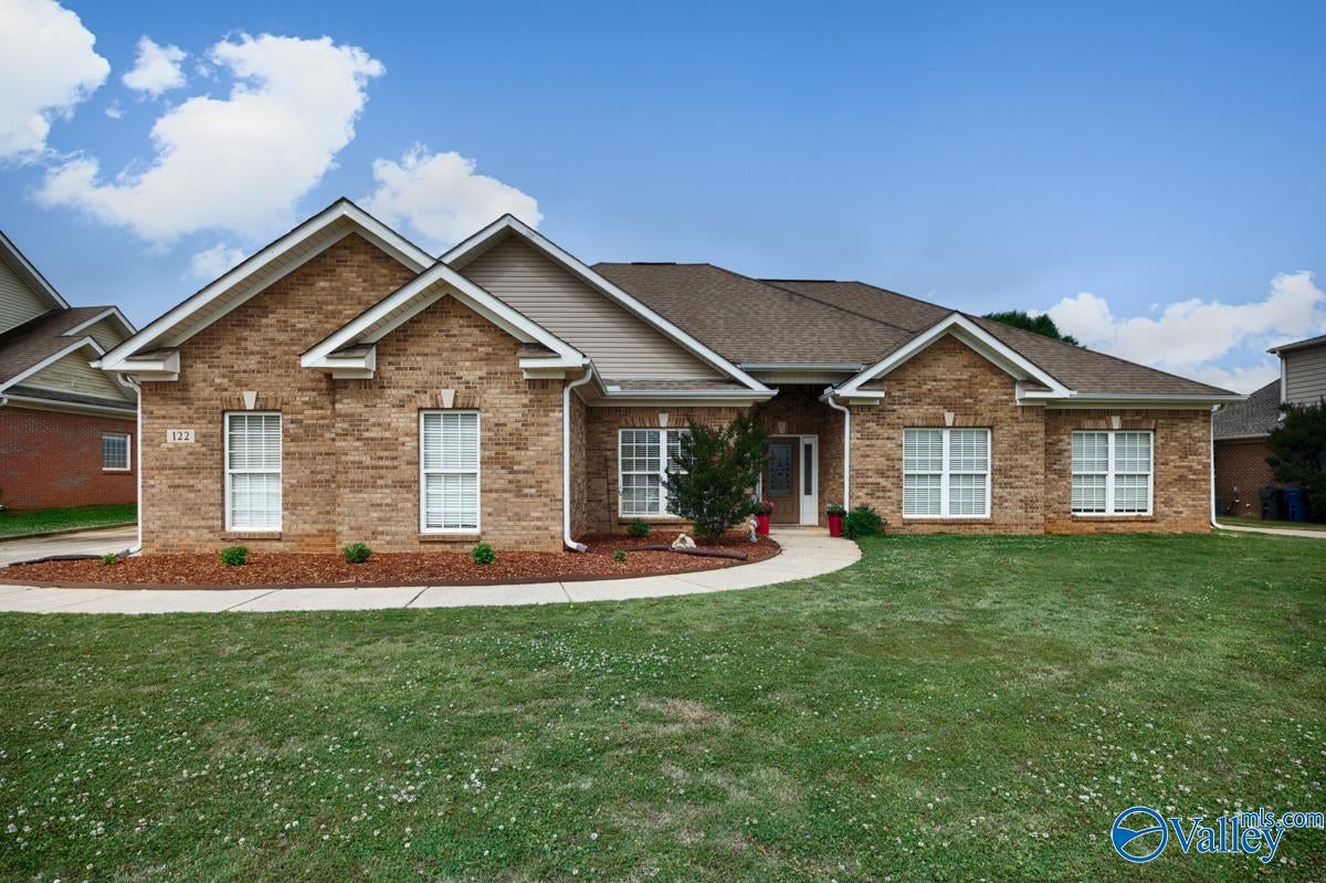 122 Meadow Ridge Dr, Hazel Green, AL 35750