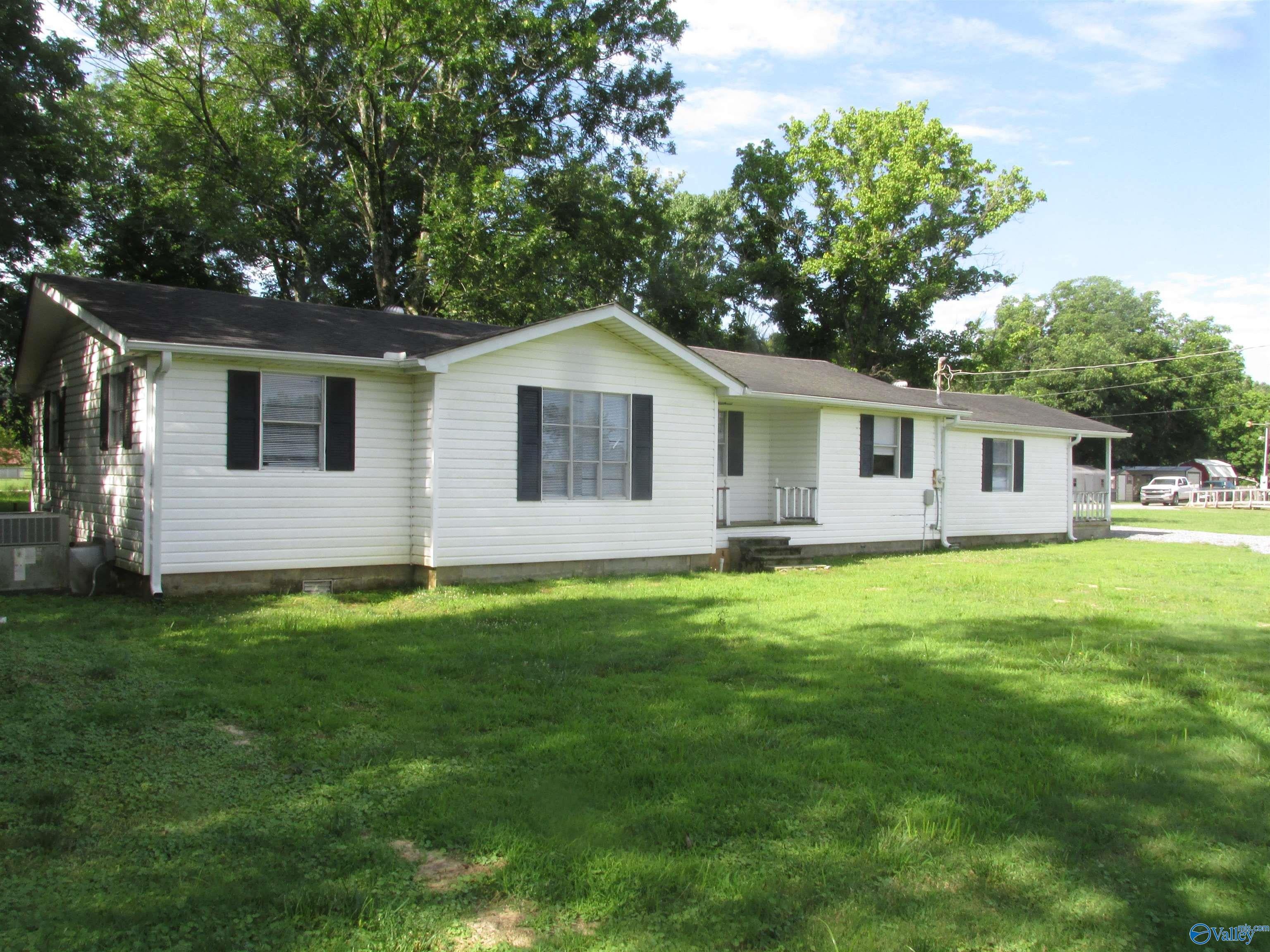 1452 Cave Spring Rd, Owens Cross Roads, AL 35763