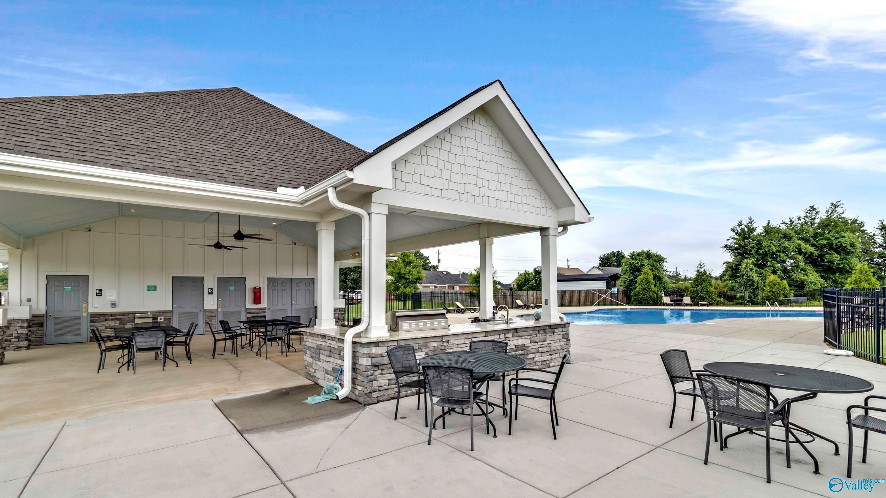 353 Jackson Point Cir, Huntsville, AL 35811 photo