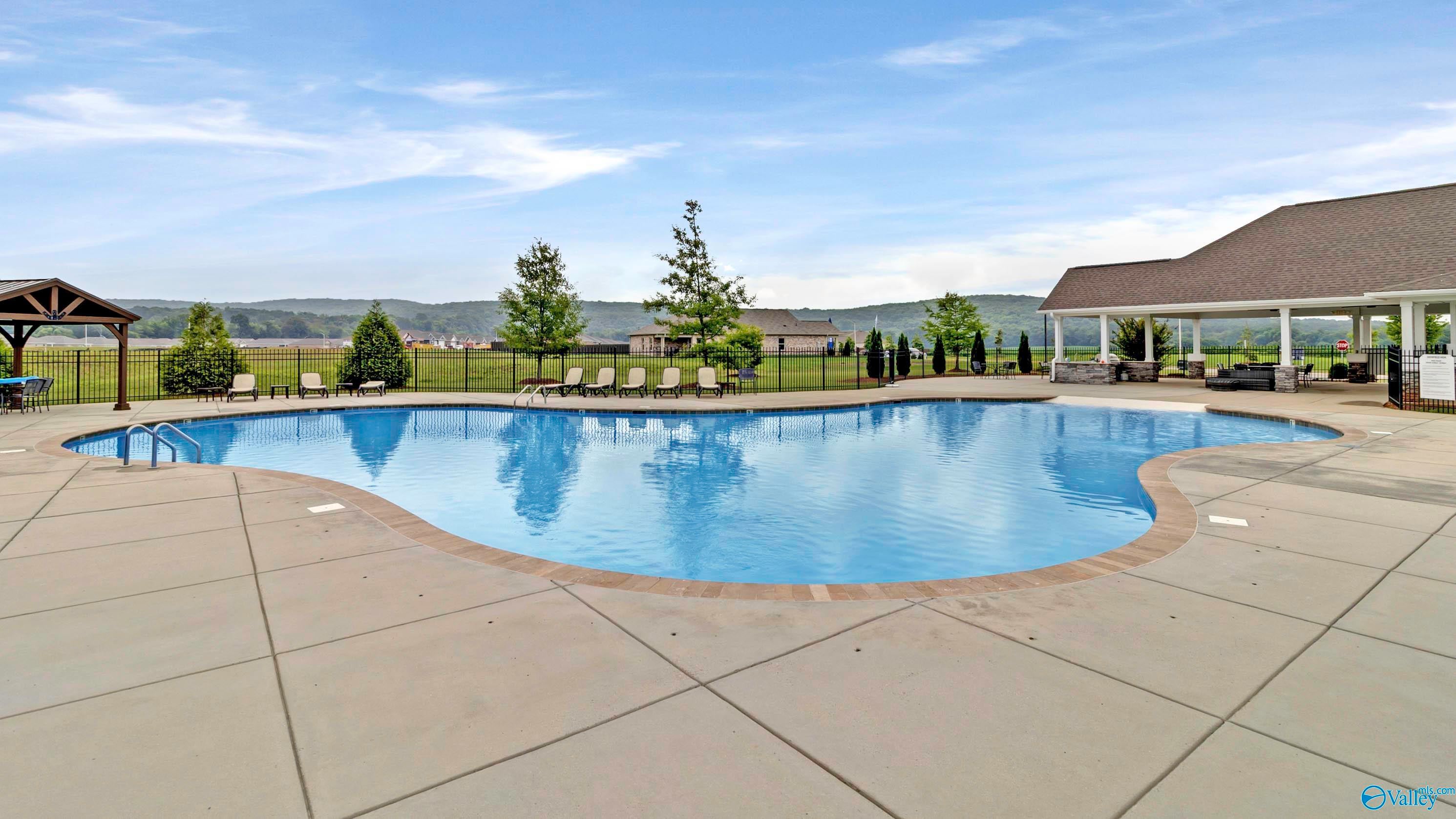 353 Jackson Point Cir, Huntsville, AL 35811 photo