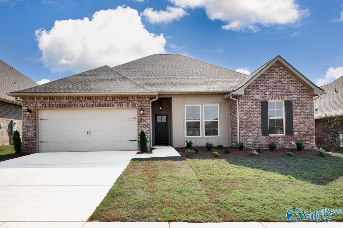 17752 Cabernet St, Athens, AL 35613