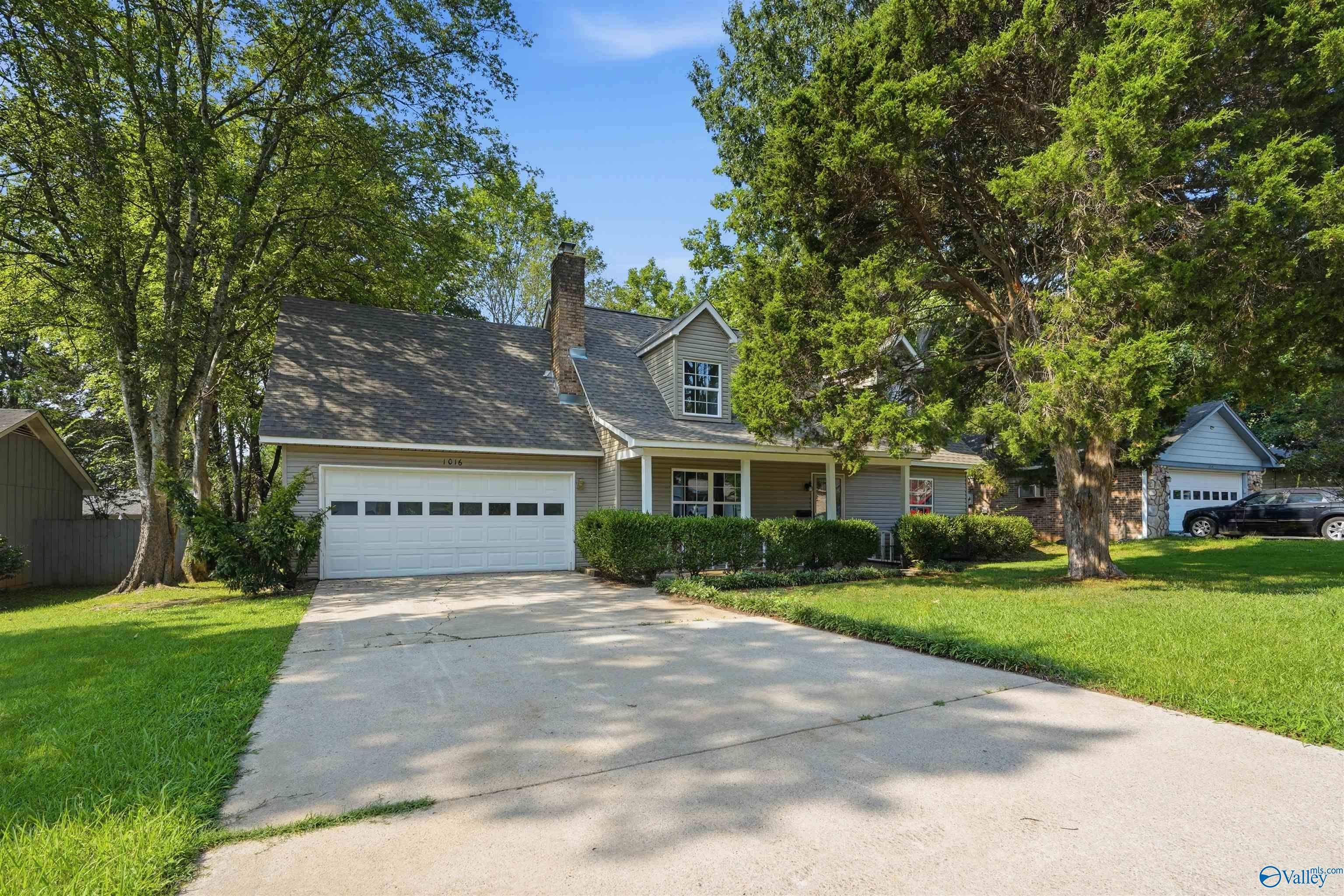 1016 Vicksburg Ln, Huntsville, AL 35803