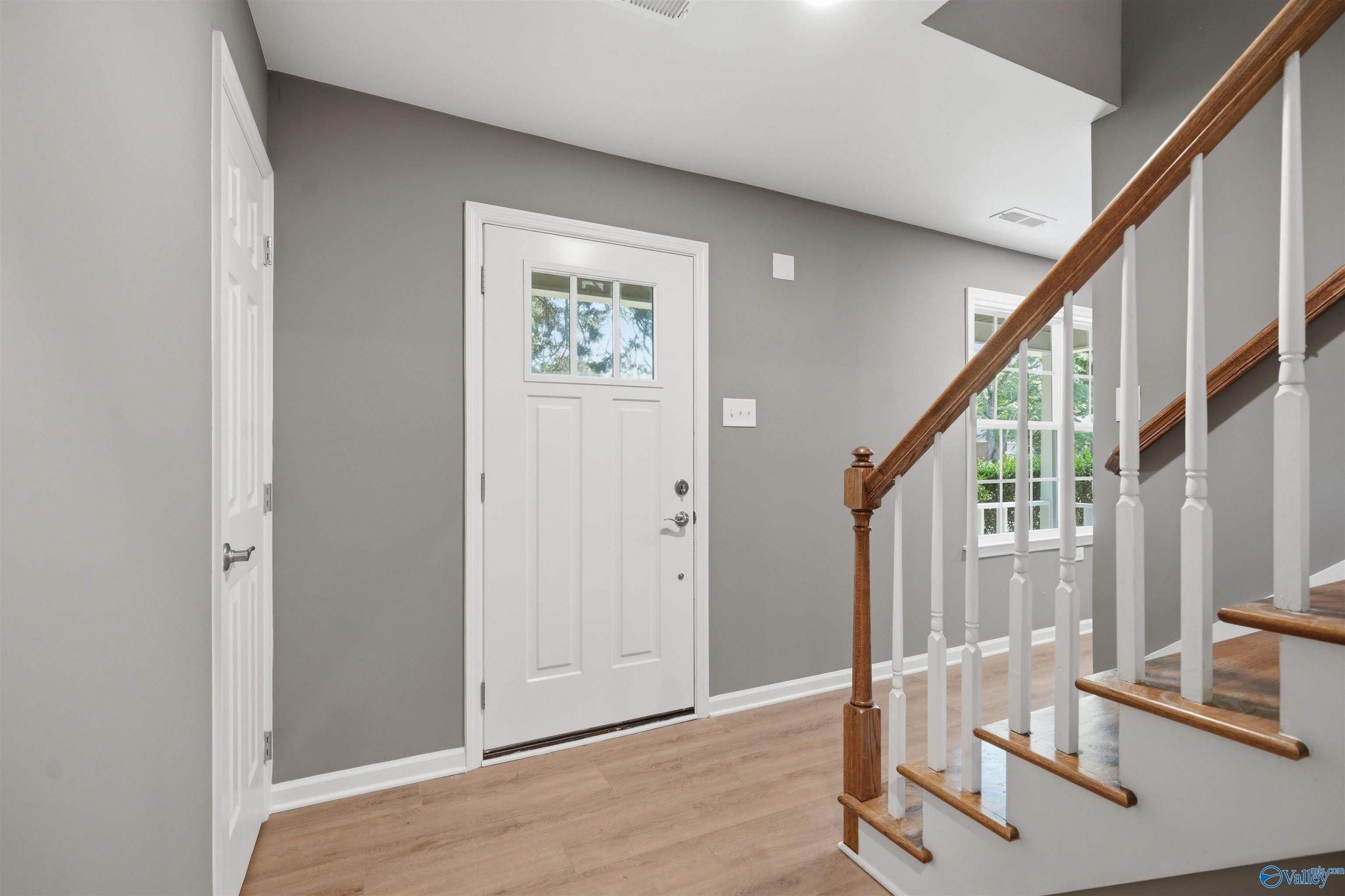 1016 Vicksburg Ln, Huntsville, AL 35803 photo